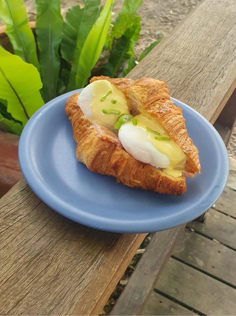 Gourmet Eggs Benedict Croissant